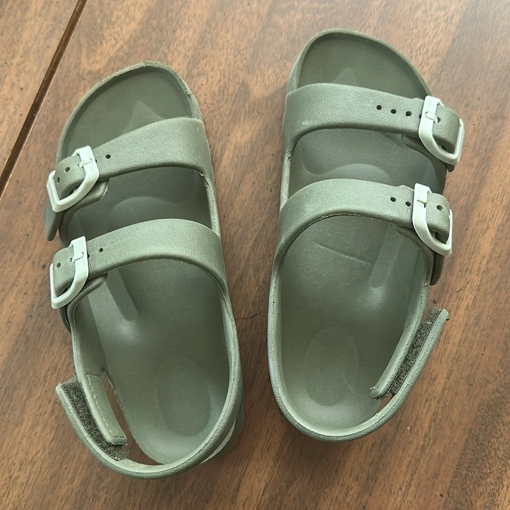 Sandals bundle - Picture 2 of 5